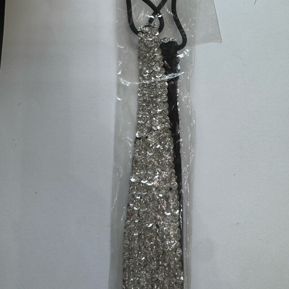 Dazzling Sequin Hair Accessory - Picture 4 of 4